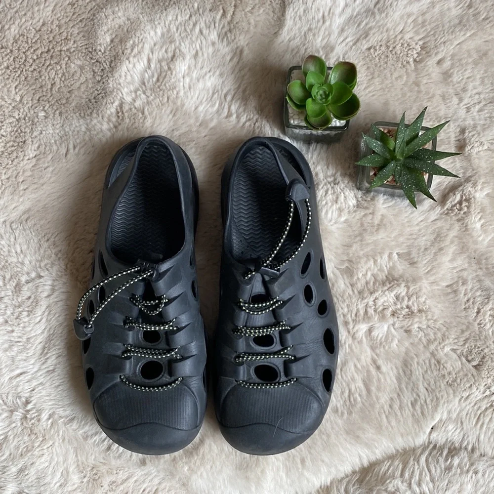 Kids Water Shoes Black Size 4/5